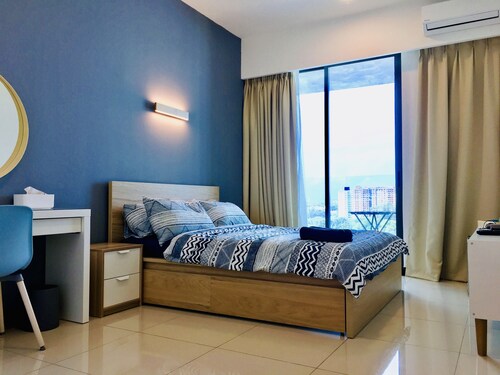 D'wharf Residence PD Waterfront Family Max Suite by AirPlan