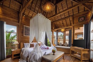 Villa exclusiva, 1 habitación, piscina privada, vistas a la piscina | Ropa de cama de alta calidad, minibar, escritorio