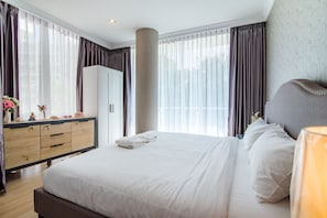 3 bedrooms, desk, free WiFi, bed sheets - Cozy 3BR Family Condo in Hua Hin Free Water Park Walk to Beach and Cicada Market (Hua Hin)