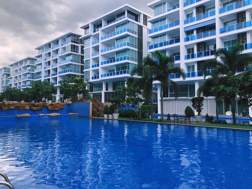 Cozy 3BR Family Condo in Hua Hin Free Water Park Walk to Beach and Cicada Market