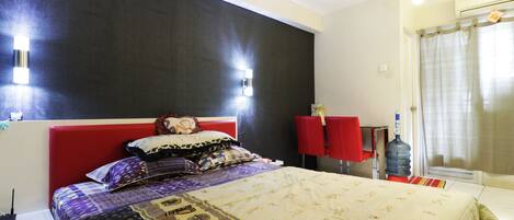 2 bedrooms, desk, free WiFi, bed sheets
