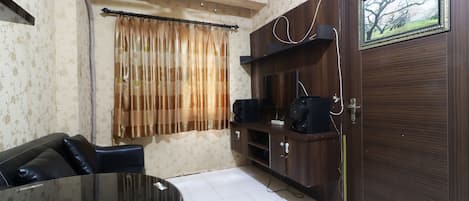 2 Bedrooms | Living area | LCD TV