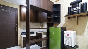 Gambar tidak terklasifikasi, 3 dari 24, tombol
