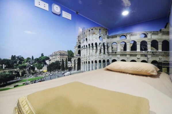 واي فاي مجانًا وملاءات أسرّة