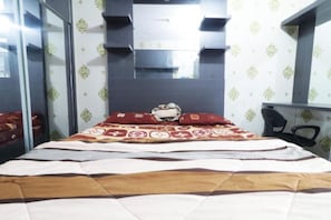 Studio Room