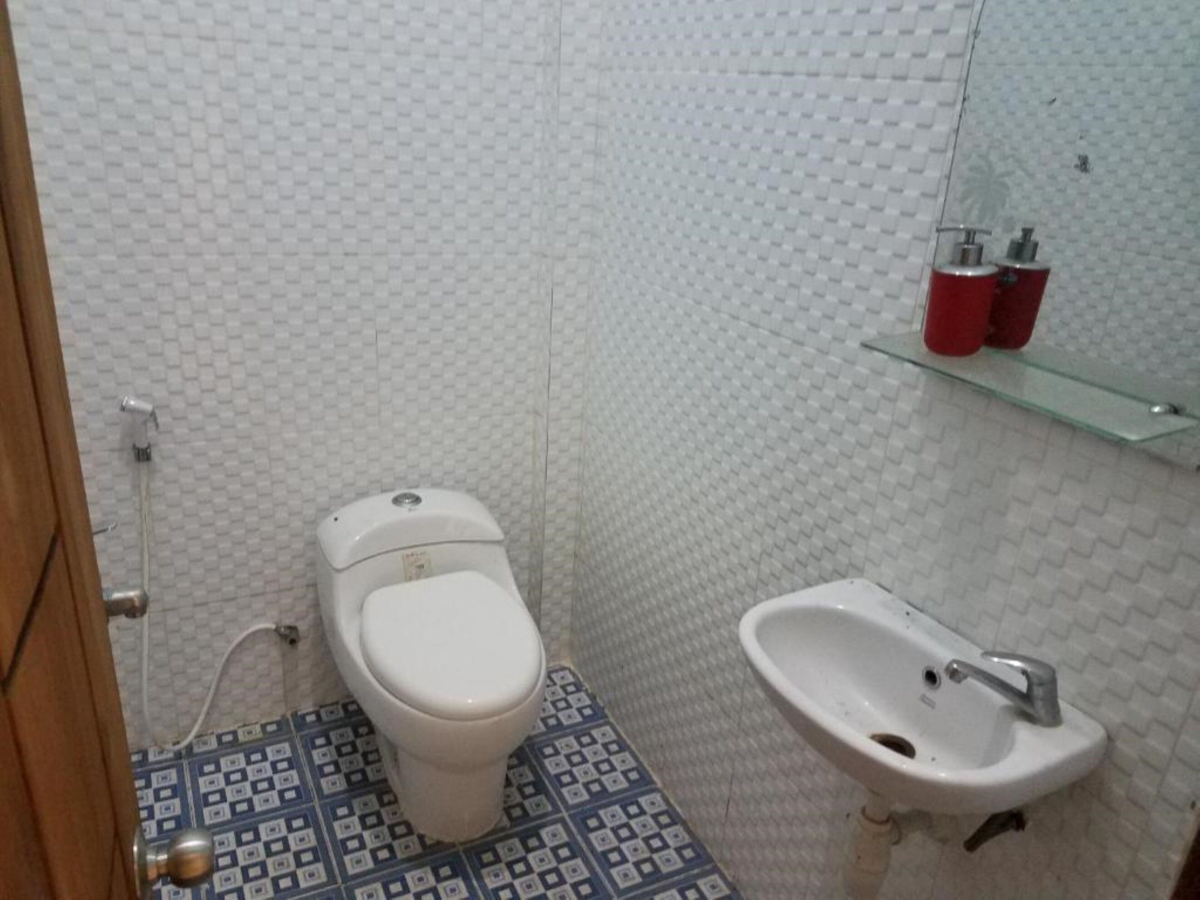 Superior Room | Bathroom | Shower, towels