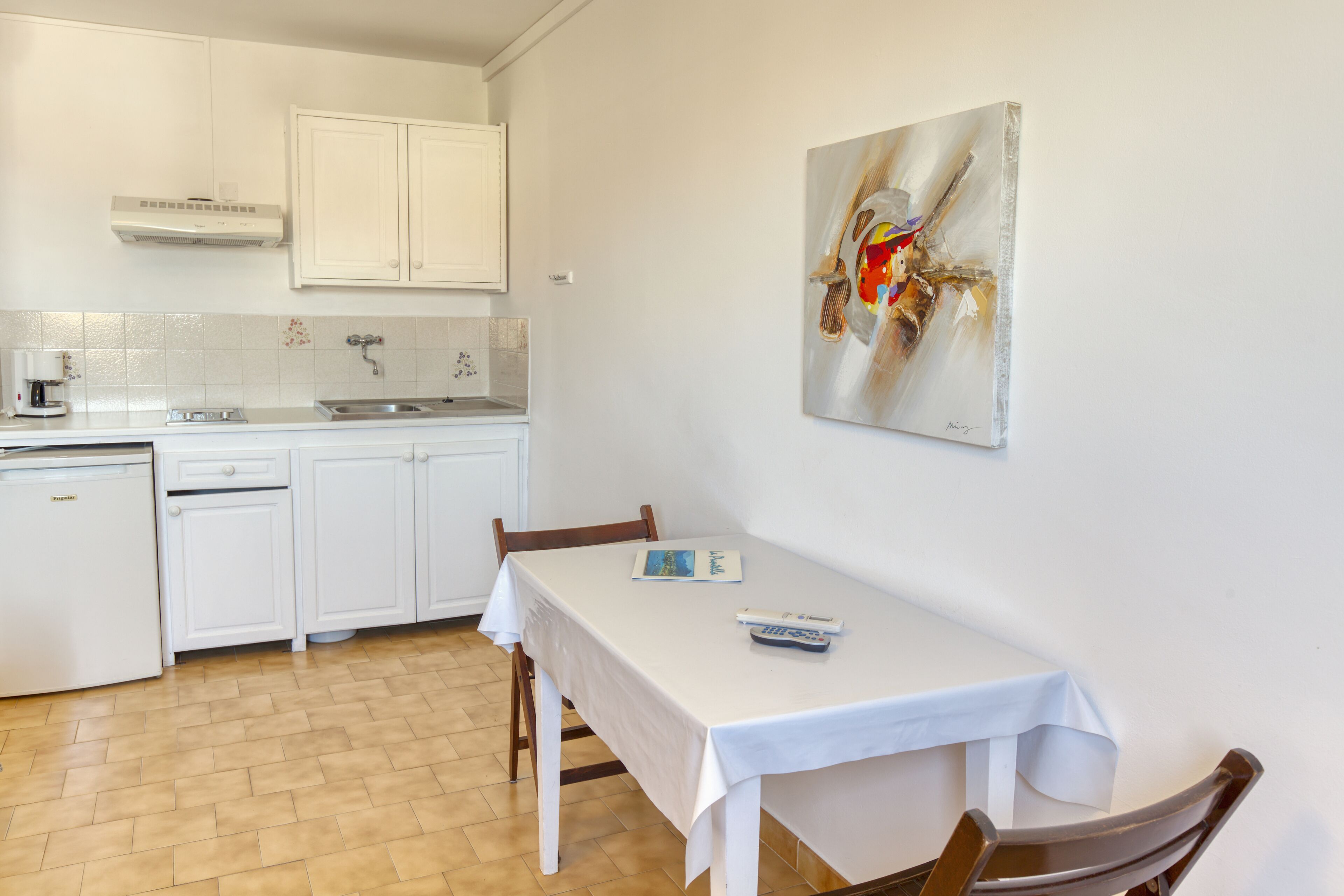 开间, 1 张大床 | 高档床上用品、加厚床垫、婴儿床、折叠床/加床（额外收费）