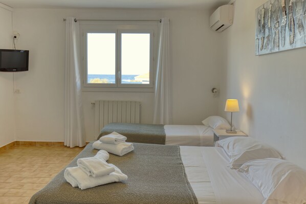 Studio, 1 queensize-seng | Sengetøy av topp kvalitet, senger med overmadrass og barnesenger