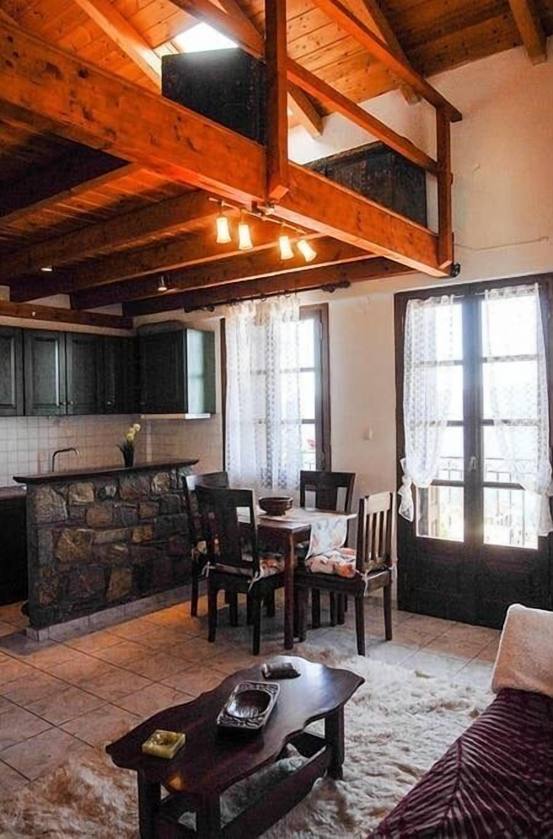 Chalet, 3 Schlafzimmer | Wohnbereich | Fernseher, Kamin