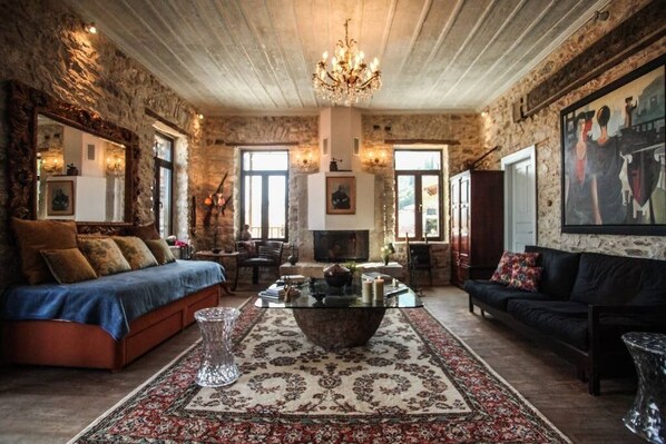 Apartment | Living area | TV - Antique Luxury Suite 75sq.m. (Kalavrita)