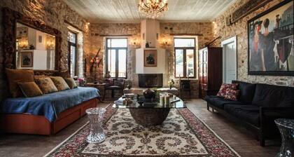 Antique Luxury Suite 75sq.m.