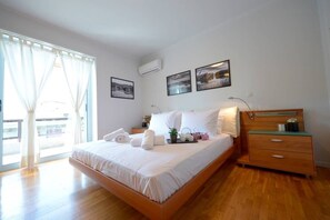 Apartment | Laptop workspace, soundproofing, iron/ironing board