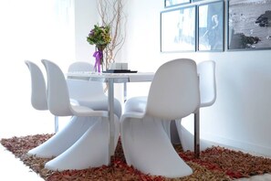 Apartment | In-room dining