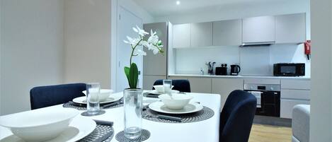 Lejlighed | Spisning på værelset
