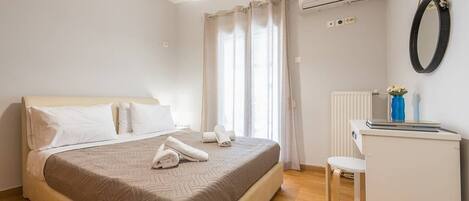 Apartment | Soundproofing, iron/ironing board, free cots/infant beds, free WiFi