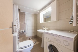 Apartment | Bathroom