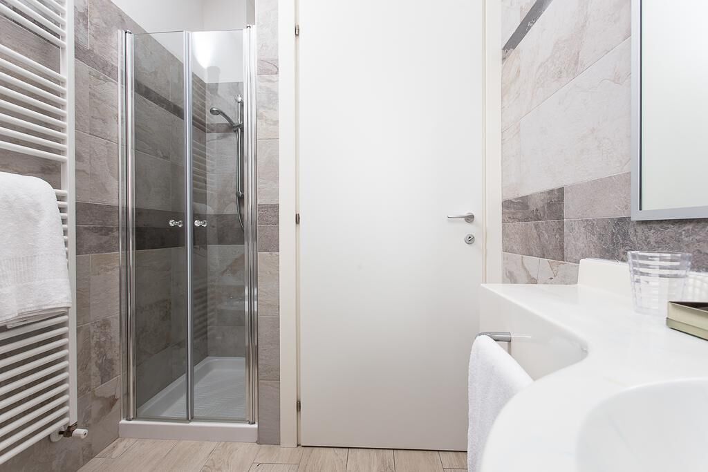 Family Apartment, 1 Bedroom | Bathroom | Shower, hair dryer, bidet, towels