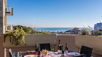 Familienapartment, 1 Schlafzimmer | Terrasse/Patio