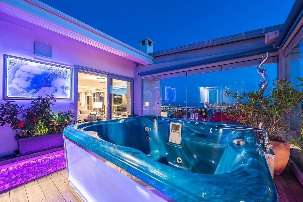 Bañera de hidromasaje privada