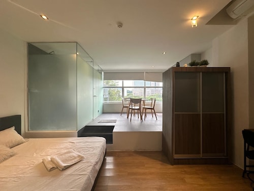 International Service Apartments