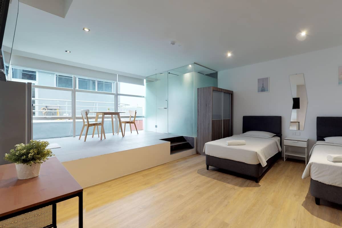 Suite monolocale familiare | Con stile personalizzato, con arredamento individuale, una scrivania