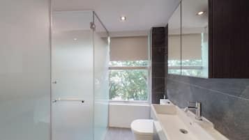 Queen Studio | Bathroom | Shower, rainfall showerhead, hair dryer, bidet
