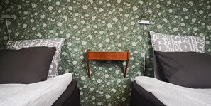 Annex | 2 間臥室、書桌、熨斗/熨衣板、床單