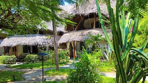 Unclassified image, 2 of 22, button - Oasis Village (Malindi)