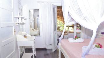 Standard Apartment | 1 bedroom, desk, laptop workspace, iron/ironing board