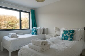 4 chambres, fer et planche à repasser, Wi-Fi, draps fournis