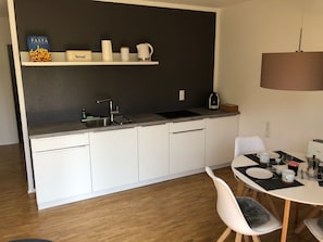 Kühlschrank, Ofen, Herdplatte, Geschirrspüler