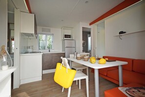 Mobile Home, 2 Bedrooms | Living area | Flat-screen TV, ping pong