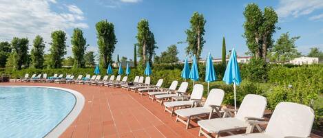 Seasonal outdoor pool