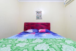 Standard Double Room | Desk, free WiFi, bed sheets