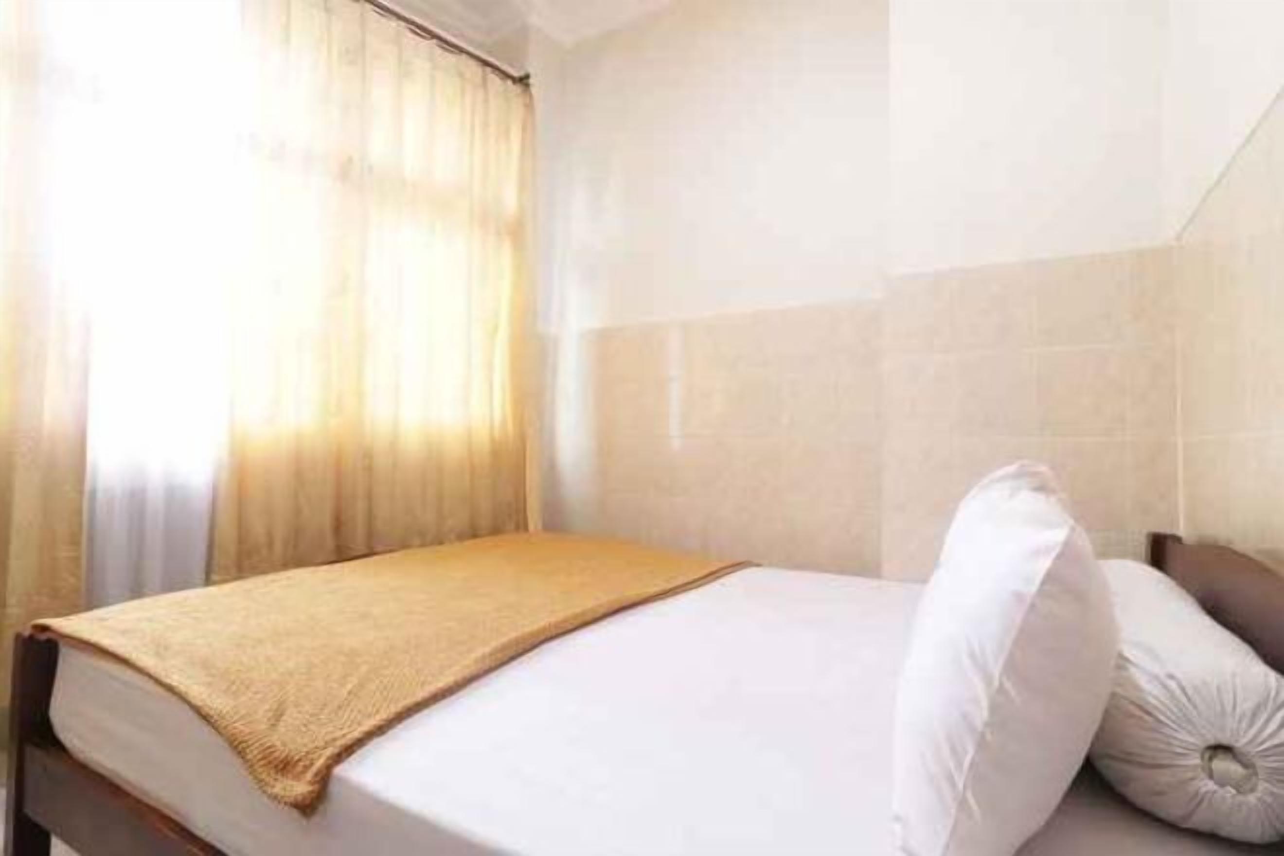 โต๊ะทำงาน, พื้นที่ทำงานแบบใช้แล็ปท็อป, Wi-Fi ฟรี, ผ้าปูที่นอน