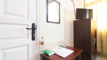 Desk, laptop workspace, free WiFi, bed sheets