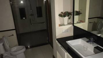 Douche, serviettes fournies