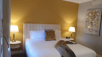 Habitación doble superior | Artículos del minibar gratis y decoración personalizada