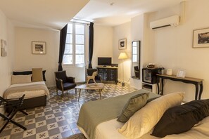 1 bedroom, in-room safe, free WiFi