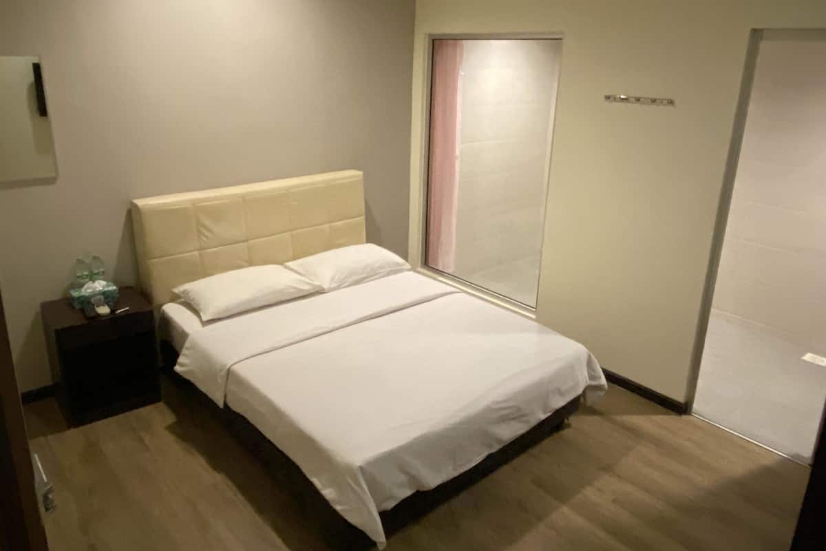 行政双人房 | 办公桌、熨斗/熨板、免费 WiFi、床单