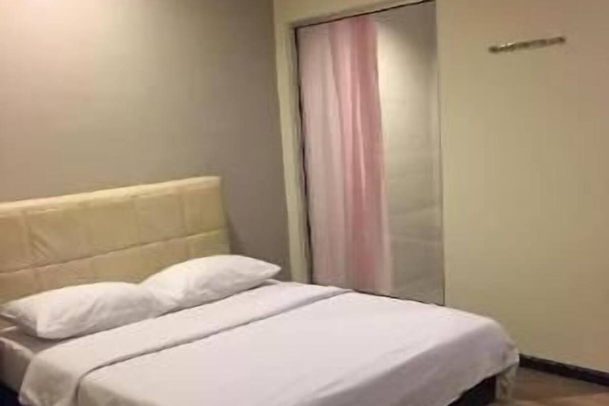 Desk, iron/ironing board, free WiFi, bed sheets