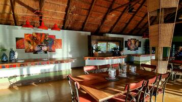 Breakfast, lunch, dinner served; local and international cuisine