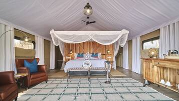 Luxury Tent | In-room safe, desk, free WiFi, bed sheets