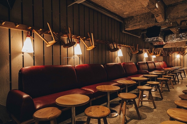 2 bars/lounges, brewpub
