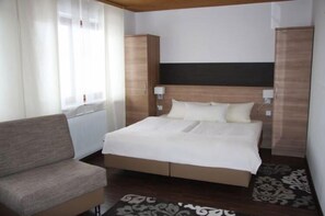 Double Room | Rollaway beds, free WiFi - Landgasthof Löwen (Rottenburg)