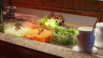 Buffet breakfast on weekends (EUR 8.00 per person)