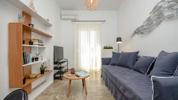 Comfort-lejlighed - 1 soveværelse | Opholdsområde | Fladskærms-tv