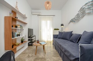 Comfort-Apartment, 1 Schlafzimmer | Wohnbereich | Flachbildfernseher