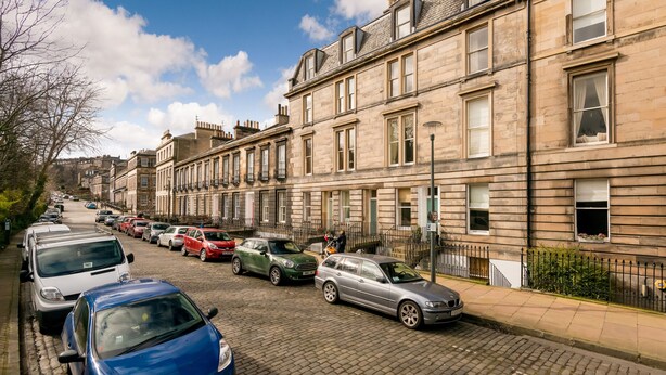Exterior - Traditional 3 bed Apartment Stockbridge (Edinburgh)