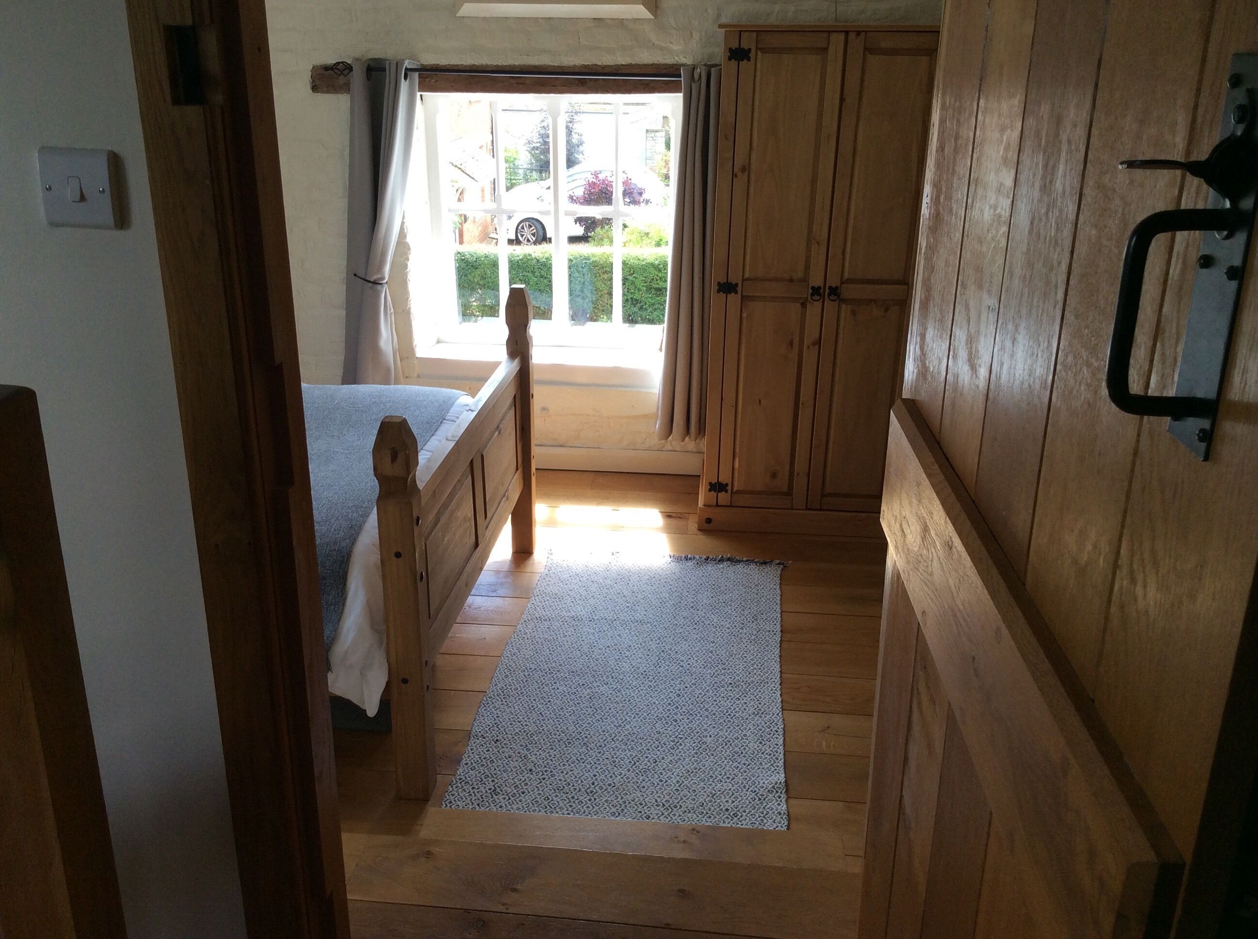 2 bedrooms, iron/ironing board, travel cot, free WiFi